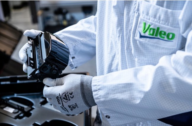 Valeo sube más de un 10% en Bolsa tras confirmar previsiones para 2025