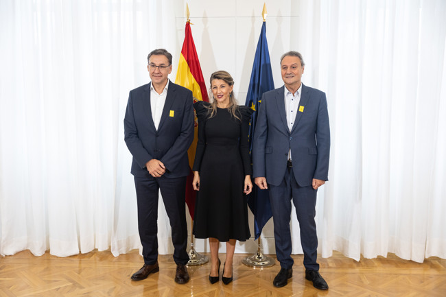 Yolanda Díaz aborda con el CEO de Ford Iberia el mecanismo RED en la planta de Almussafes (Valencia)