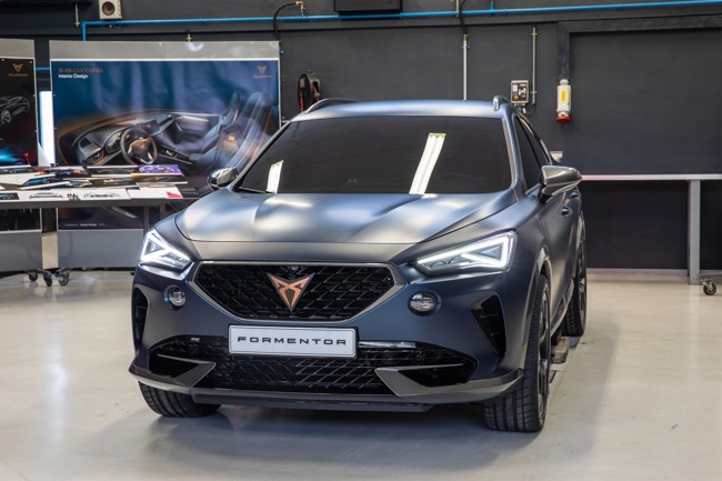 El Cupra Formentor, único coche fabricado en España en el 'top 10' de híbridos enchufables