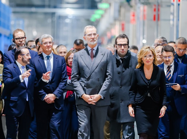 El Rey Felipe VI visita una fábrica de Gestamp en Pekín en el marco de su viaje de Estado a China