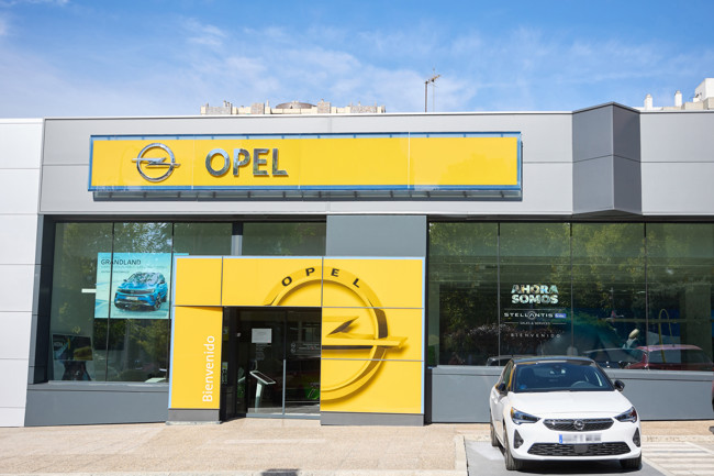 La facturación de los concesionarios alcanzó 48.406 millones de euros en 2024, un 6% más que en 2023