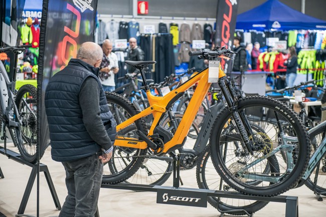El Salón 2Ruedas reúne esta semana en Feria Valencia a las principales marcas de bicicletas y motos