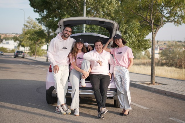 Tribbu defiende su modelo sin "riesgo" de volatilidad, con un ahorro del 60% frente a trayectos en VTCs