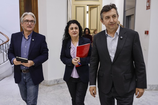 Sindicatos y patronal esperan que se despeje pronto el futuro de Ford pero piden "medicina preventiva"