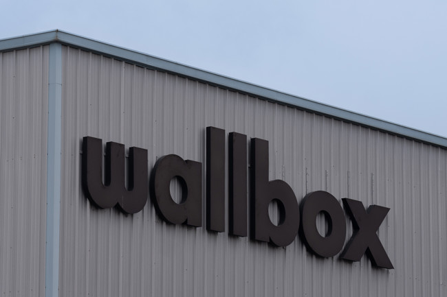 Wallbox alcanza un acuerdo para refinanciar su deuda con Santander, BBVA y CaixaBank