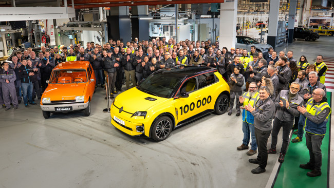 Renault configura la unidad 100.000 del R5 E-Tech en la planta de Douai (Francia) en solamente 15 meses