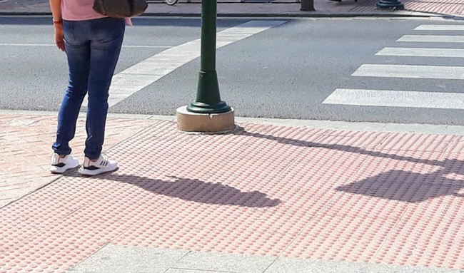 Los vehículos eléctricos no suponen un riesgo mayor para los peatones que los vehículos convencionales