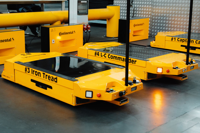 Continental optimiza la producción de neumáticos con robots autónomos en una planta de Alemania