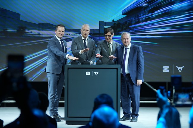 Illa califica de "injusto" el arancel al Cupra Tavascan y confía en un desenlace positivo