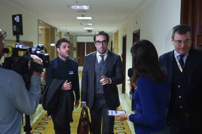 Cuerpo lamenta levantar el veto a los coches de combustión y prevé que igualen en precio al eléctrico