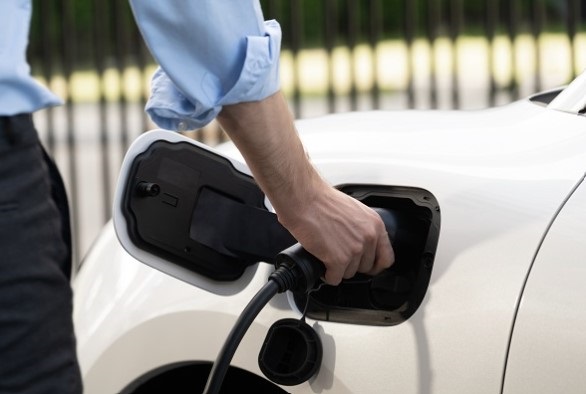 Tesla, Volkswagen, BYD y Stellantis, obligadas por Italia a ser "más claras" sobre sus eléctricos