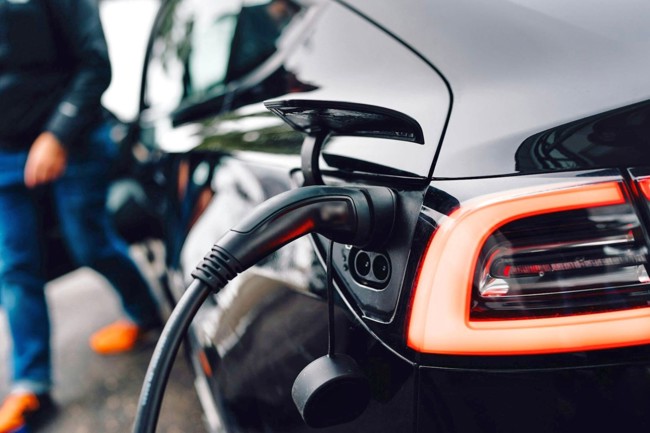 Las infraestructuras de recarga pública alcanzan los 50.000 puntos operativos en 2025, un 10,2% más
