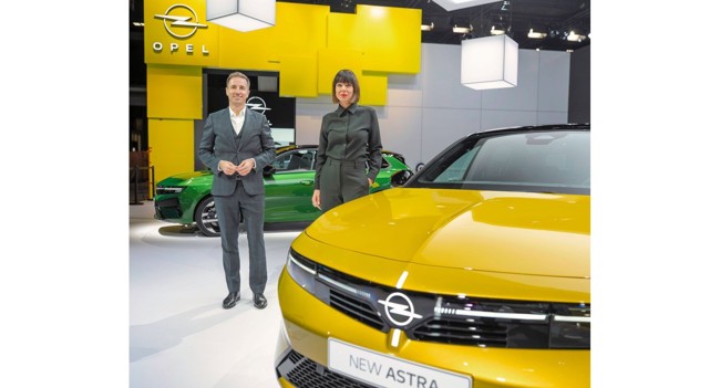 Opel estrena el nuevo Astra, con mayor autonomía en su versión eléctrica y cambios en la iluminación