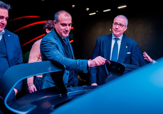 Cappellano (Stellantis) pide "sentido de urgencia" a la UE para mantener a la industria automovilística