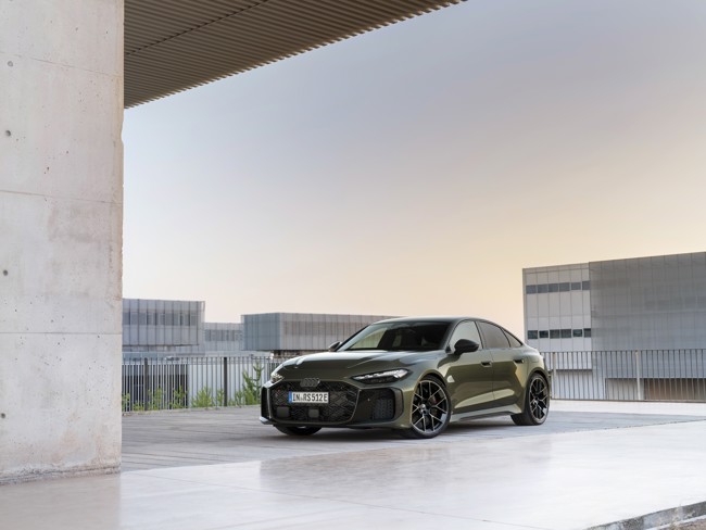 Audi estrena por primera vez el RS 5 híbrido enchufable con un precio desde 125.750 euros en España