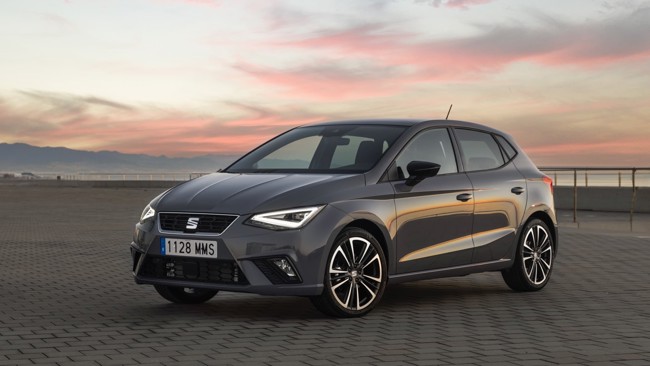 El Seat Ibiza se alza como el coche más vendido en febrero, y Toyota la marca más popular
