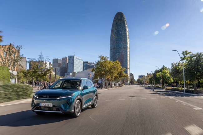 BYD Atto 2 sorprende y supera al Toyota C-HR en el mercado de híbridos enchufables del mes de febrero