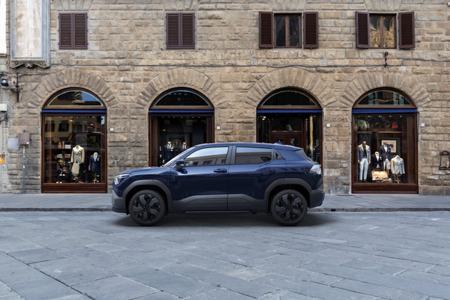 Suzki presenta el e Vitara, su primer eléctrico, que llegará en primavera a España desde 35.550 euros