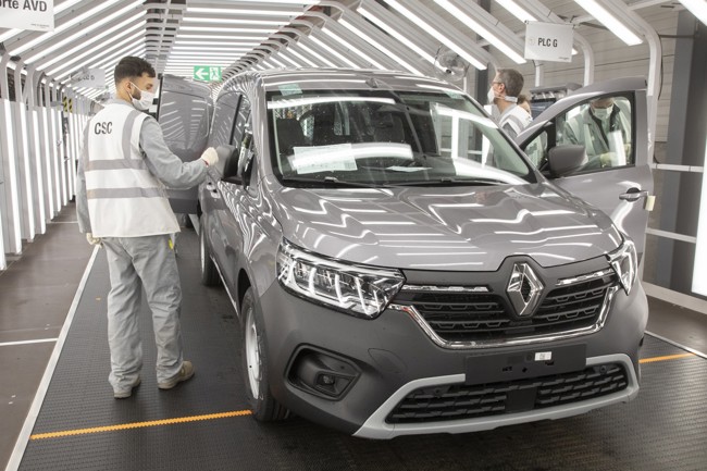Renault abre producción a terceros con 300.000 coches anuales y apunta a mantener actividad en Sevilla