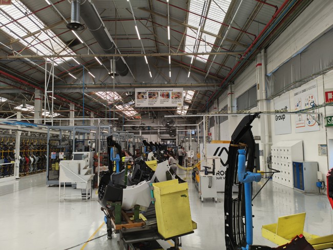 Renault acepta una subida salarial al IPC y plantea un plan con cinco modelos para Palencia y Valladolid