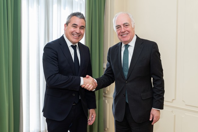 Fundación Ibercaja y Anfac se unen para impulsar el vehículo autónomo y conectado en España