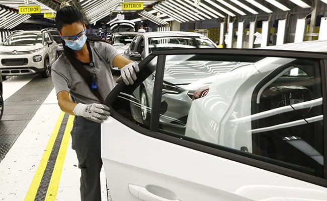 UGT FICA pide medidas efectivas para paliar la brecha generacional en el sector automovilístico