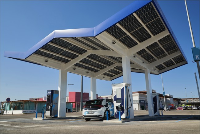 Zunder firma un acuerdo con el Club Tesla para dar ventajas en el precio de la carga de sus vehículos