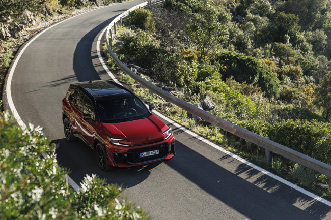 Toyota comenzará las entregas del nuevo RAV4 a partir de junio, disponible desde 43.500 euros