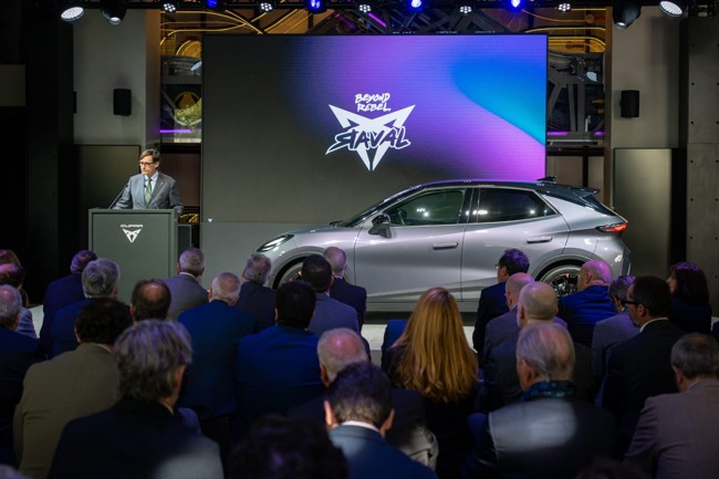 Cupra presenta el modelo Raval, el primer 100% eléctrico fabricado en Martorell (Barcelona)