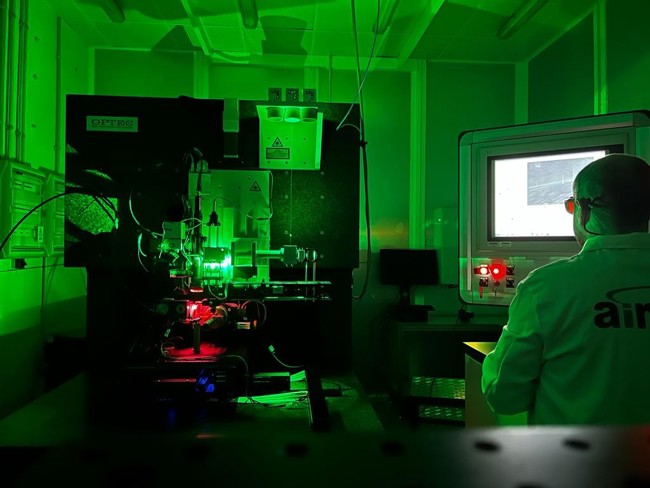 Aimen y Stellantis se alían en el desarrollo de nuevas tecnologías ópticas eficientes