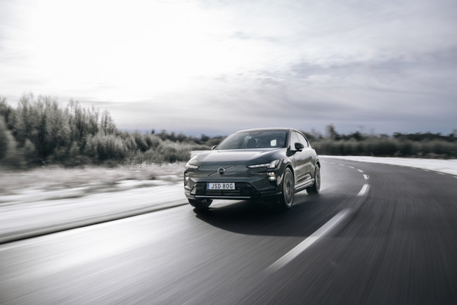 Volvo desafía el mercado de coches eléctricos con el nuevo SUV EX60, de 810 kilómetros de autonomía