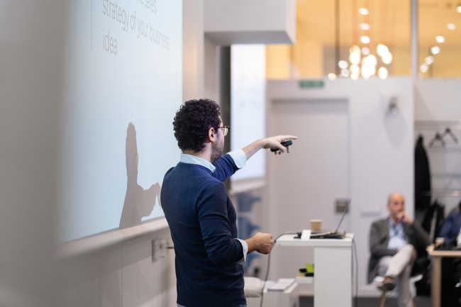 ISDI y Volkswagen Group España Distribución firman acuerdo de formación en transformación digital