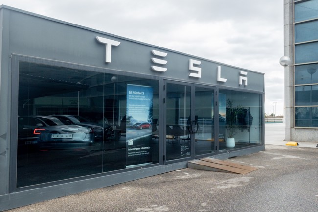 Tesla gana 7,8 millones de euros en España, un 12% más, tras mantener sus ingresos estables en el año