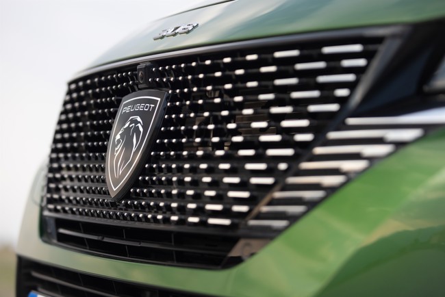 Stellantis fabricará para el mercado chino cuatros nuevos modelos de Peugeot y Jeep junto a Dongfeng