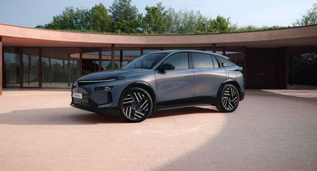 Lancia abrirá pedidos después de verano del nuevo Gama, con motorización híbrida y eléctrica