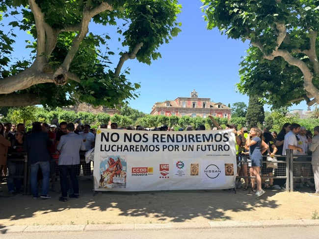 Comités de empresa de Nissan exigen en el Parlament catalán implicación política para "tumbar" el ERE