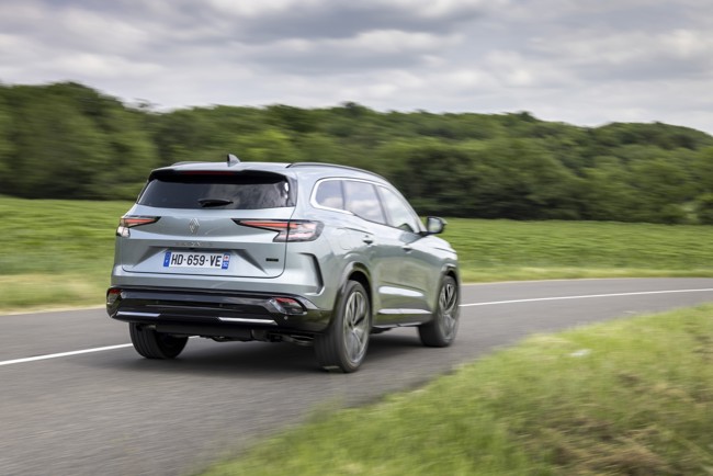 Renault rompe los moldes del SUV familiar con el Espace, su modelo ibérico de prestaciones mayúsculas