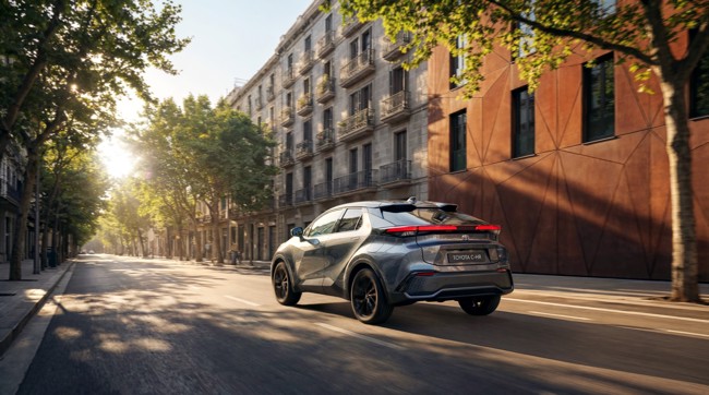 Toyota celebra 10 años del C-HR, con más de 2,1 millones de ventas y una renovada oferta multienergía