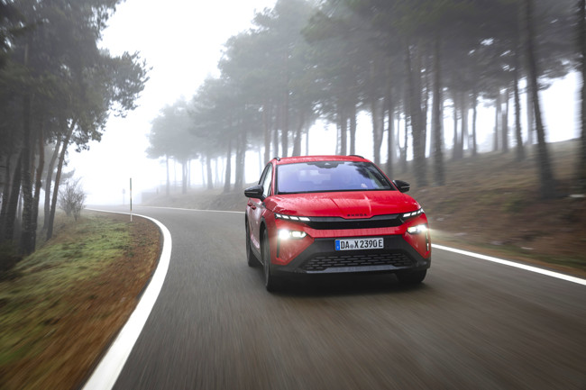 Skoda impulsa su electrificación con el Elroq, un SUV compacto de 33.000 euros y 570 km de autonomía