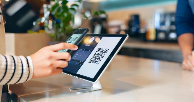 Bruselas pide simplificar las etiquetas energéticas y de neumáticos para adaptarlas a la venta digital