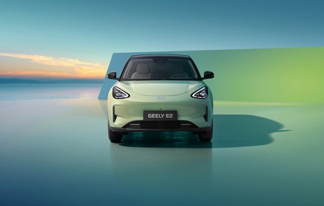 Geely revela las primeras imágenes del E2, su modelo más vendido en China y segundo eléctrico en España