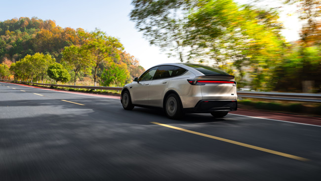 Tesla lanza el Model Y de seis asientos en Estados Unidos, con más espacio interior y autonomía