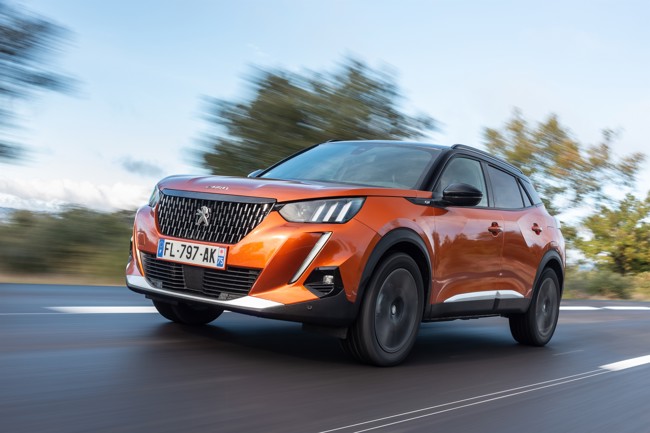 Peugeot garantiza una autonomía eléctrica de 430 km en su compacto E-2008, para ciudad y carretera