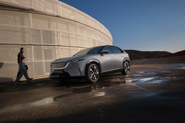 Mazda apuesta por la estética japonesa en el nuevo CX-6e que refuerza su estrategia eléctrica