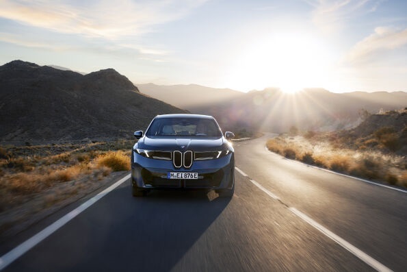 BMW amplía la gama del nuevo iX3 con una versión de acceso que ofrece hasta 637 kilómetros de autonomía