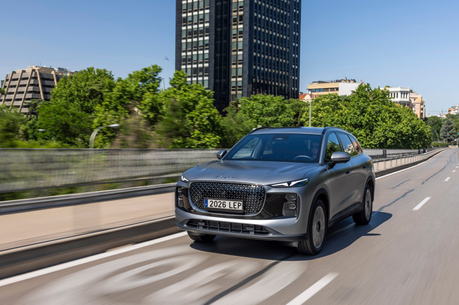 Lepas abre la comercialización del SUV híbrido enchufable L8 en España, desde 33.990 euros