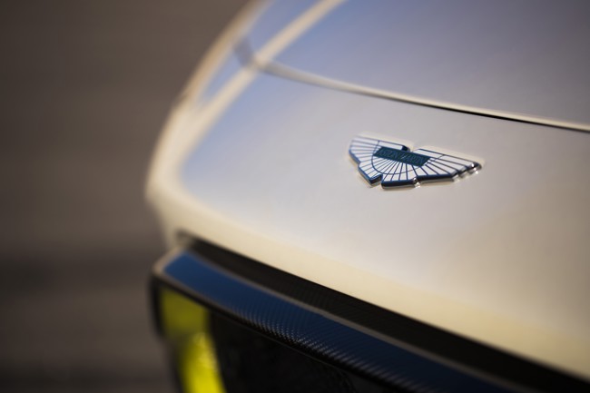 Aston Martin recorta a la mitad sus pérdidas en el primer semestre tras un aumento de las entregas