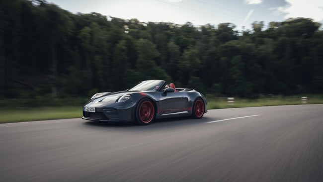 Porsche ingresa 17.230 millones de euros en el primer semestre, un 5,1% menos, y mantiene previsiones