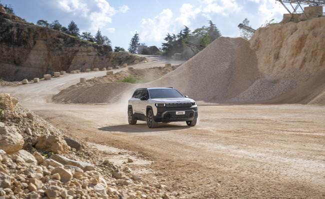 Jeep redefine el 'off-road' con su nuevo Compass eléctrico, con motor de 375 CV y autonomía de 600 km