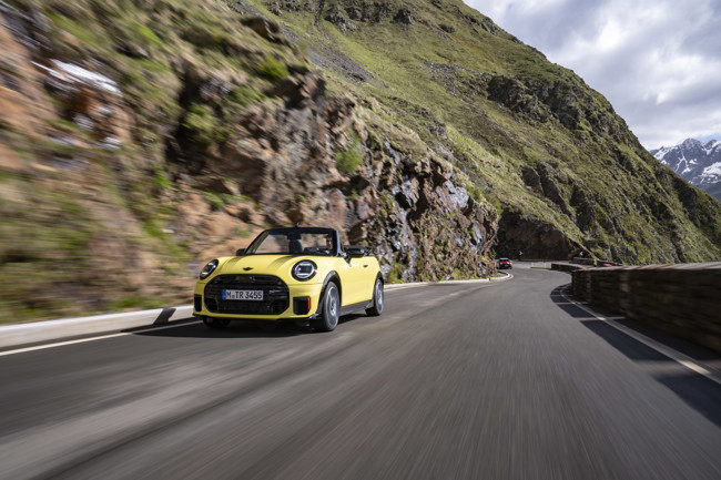 Mini presenta el John Cooper Works versión Cabrio para disfrutar de la deportividad a cielo abierto
